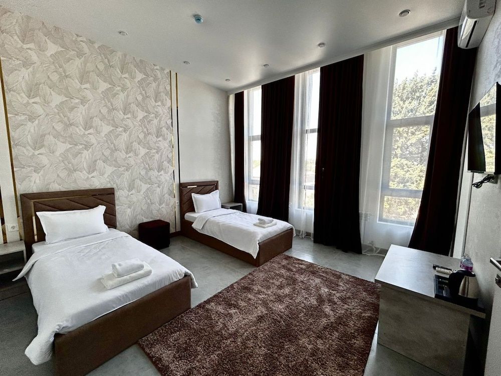 Elite Hotel Standard Twin Room, City View