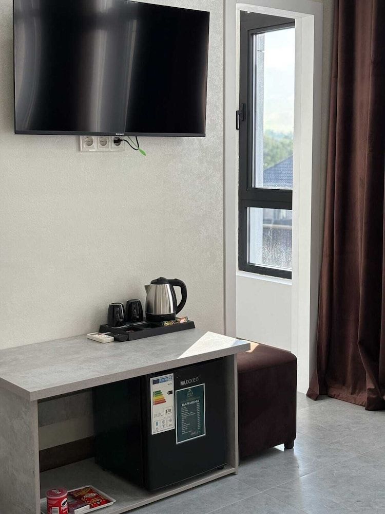 Elite Hotel Standard Twin Room, City View 5