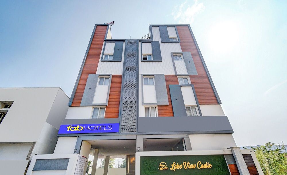 FabHotel Lake View Castle