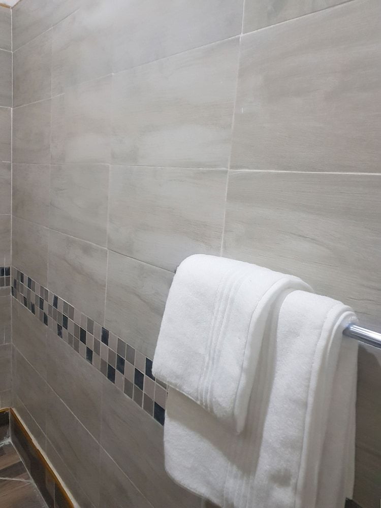 Seven Palms Executive Lodge Deluxe Apartment, 3 Bedrooms 6