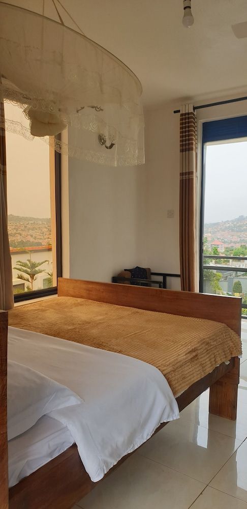 Rosa Negra Kampala Panoramic Double Room 4