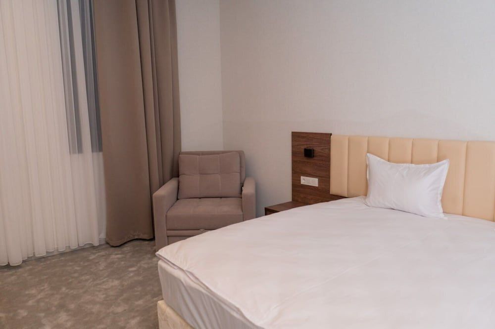 Reikartz Grand Samarkad Standard Double or Twin Room 3