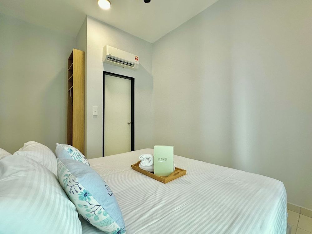 Space Residency KSL by Stayrene Luxury Apartment, 2 Bedrooms, City View 9