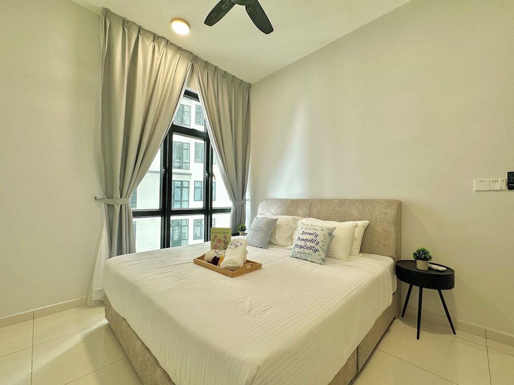 Space Residency KSL by Stayrene Luxury Apartment, 2 Bedrooms, City View
