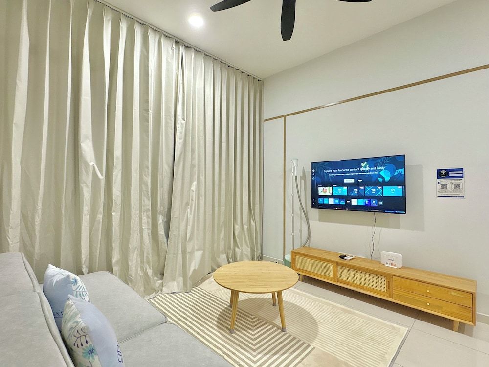 Space Residency KSL by Stayrene Grand Apartment, 3 Bedrooms, City View 16