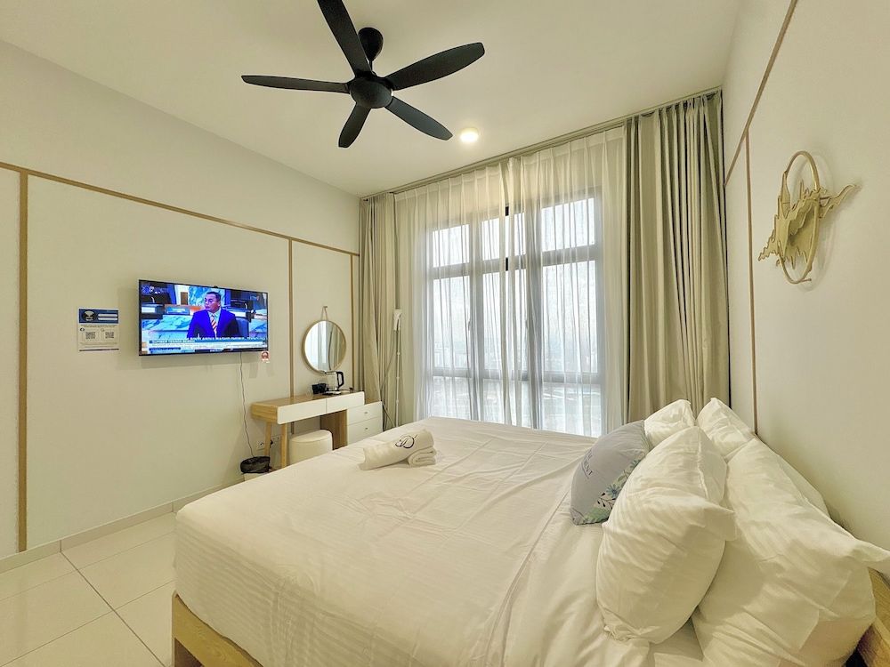 Space Residency KSL by Stayrene Grand Apartment, 3 Bedrooms, City View 3