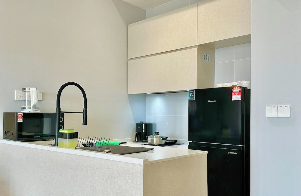 Space Residency KSL by Stayrene Deluxe Apartment, 2 Bedrooms, City View 16