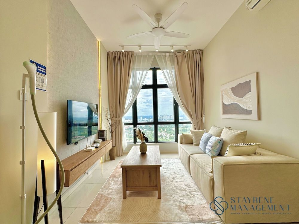 Space Residency KSL by Stayrene Deluxe Apartment, 2 Bedrooms, City View 11