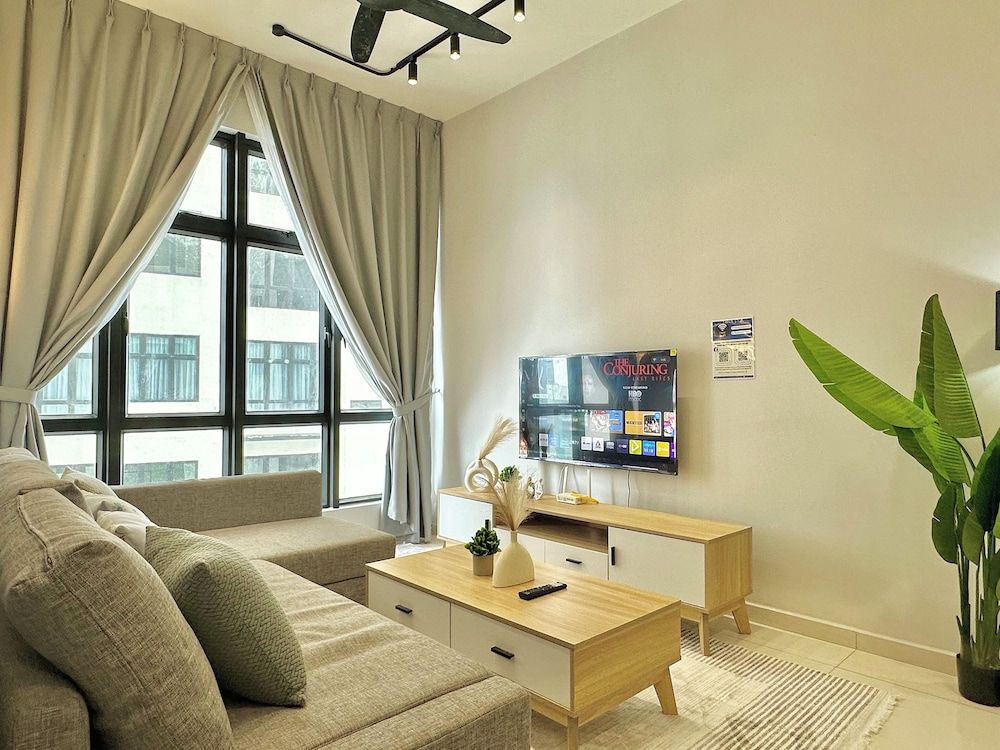 Space Residency KSL by Stayrene Luxury Apartment, 2 Bedrooms, City View 17