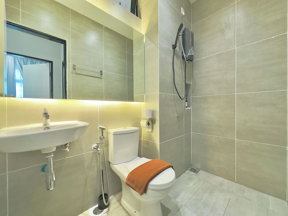 Space Residency KSL by Stayrene Luxury Apartment, 2 Bedrooms, City View 11