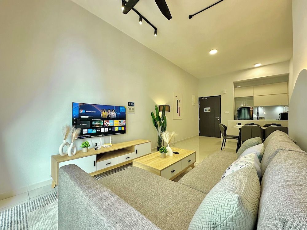 Space Residency KSL by Stayrene Luxury Apartment, 2 Bedrooms, City View 13