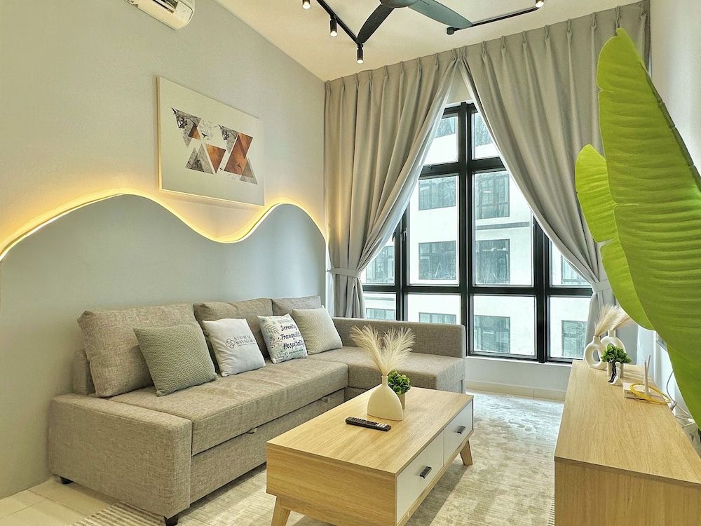 Space Residency KSL by Stayrene Luxury Apartment, 2 Bedrooms, City View 16