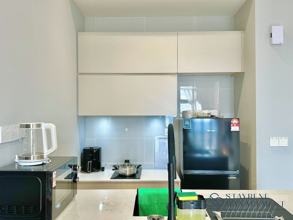 Space Residency KSL by Stayrene Deluxe Apartment, 2 Bedrooms, City View 8