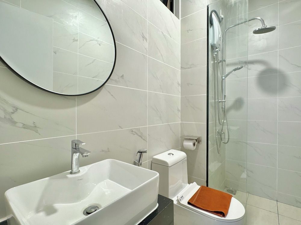 Space Residency KSL by Stayrene Grand Apartment, 3 Bedrooms, City View 14