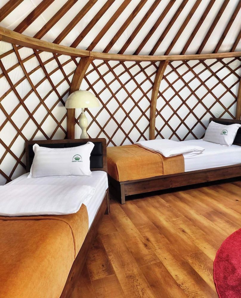 Green Crown Resort Quadruple Room, Mountain View