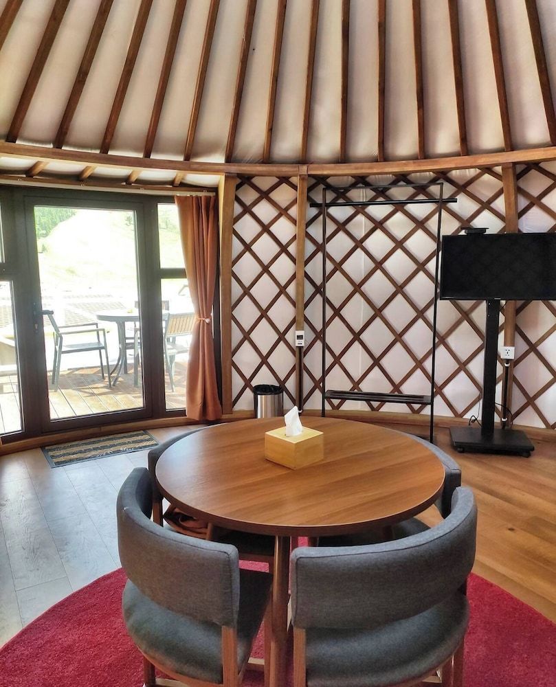 Green Crown Resort Quadruple Room, Mountain View 7