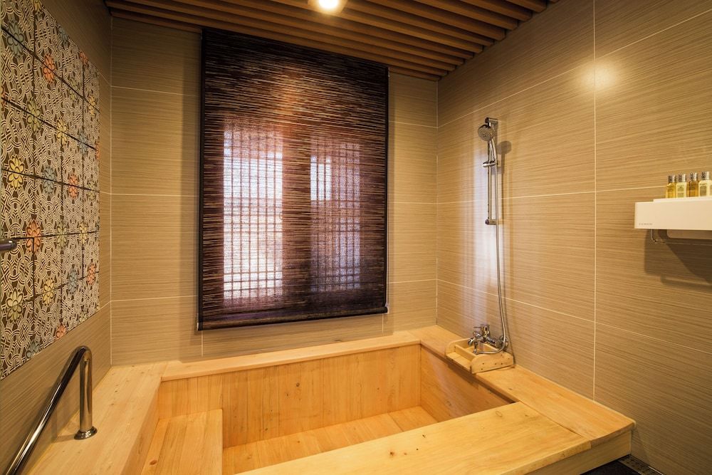 Gyeongwonjae By Walkerhill Deluxe Suite Family 2