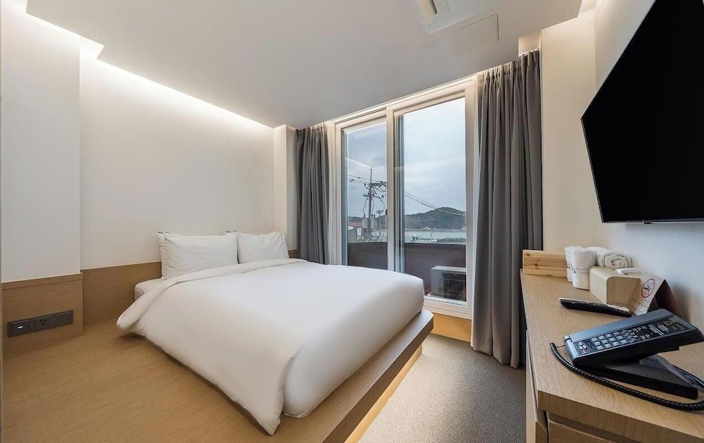 BLUEFROG HOTEL Small Ocean View