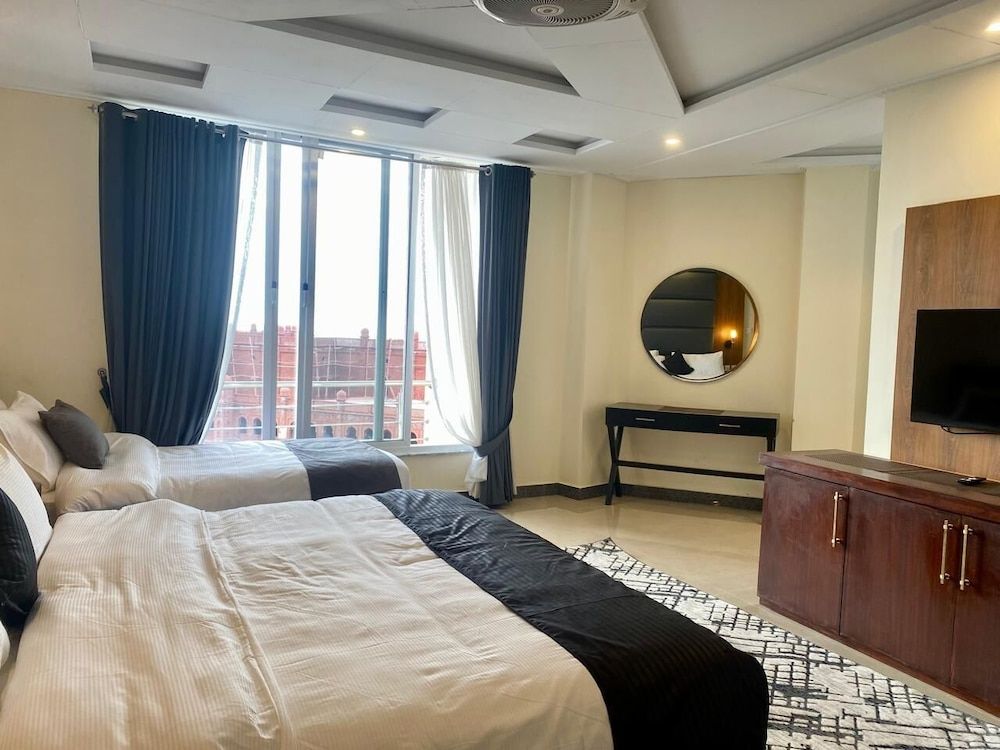 Pinemont Hotel Presidential Suite 2