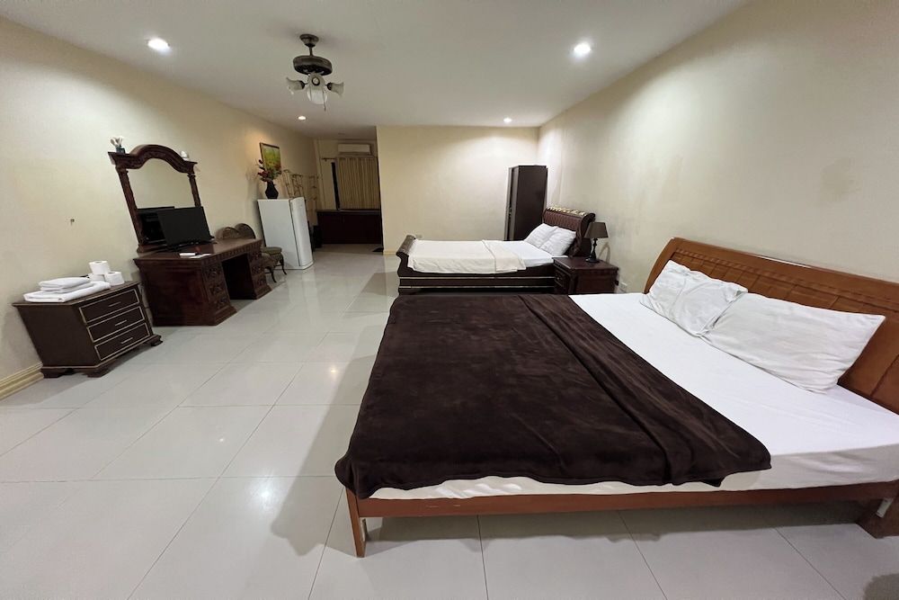 Garden Suite Hotel Standard Twin Room 5