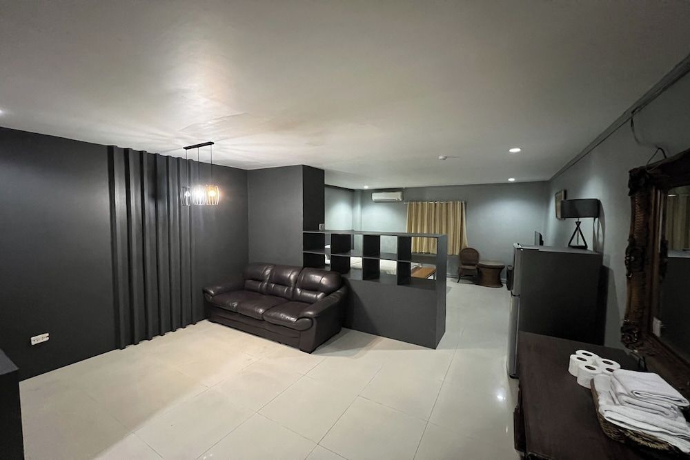 Garden Suite Hotel Standard Room 12