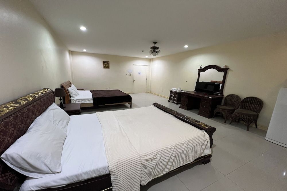 Garden Suite Hotel Standard Twin Room 4