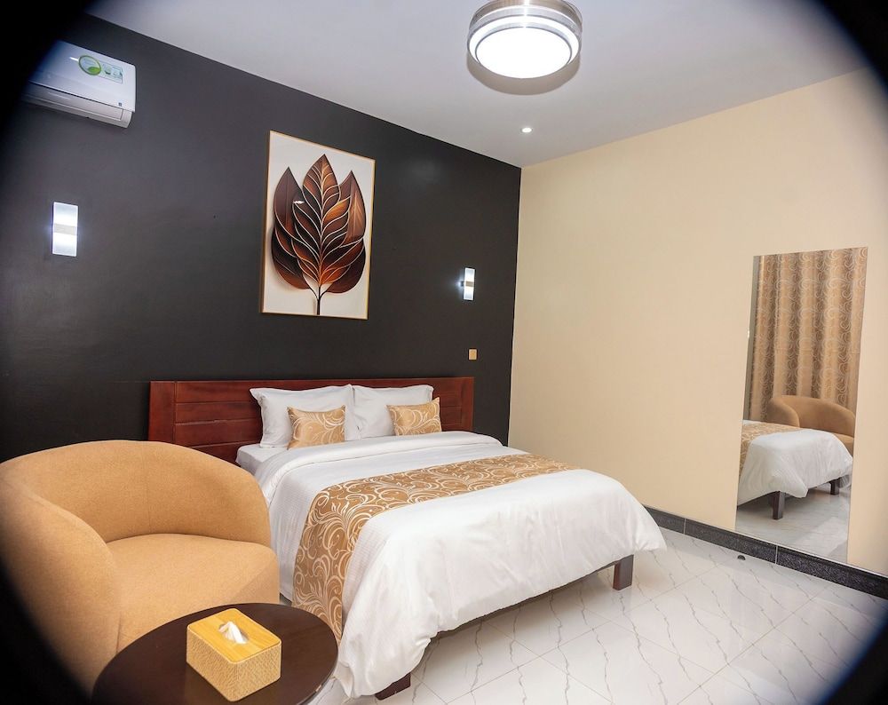 DEEL Comfort Inn Standard Room 2