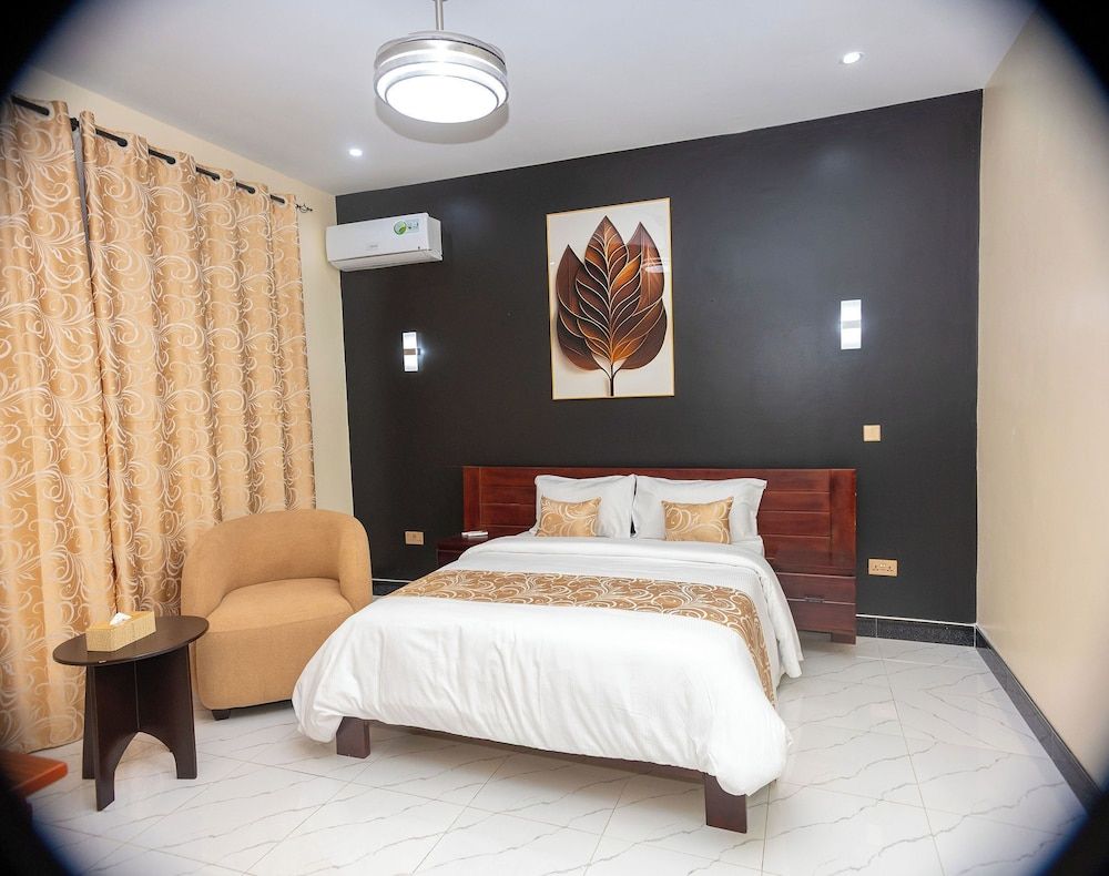 DEEL Comfort Inn Standard Room 3