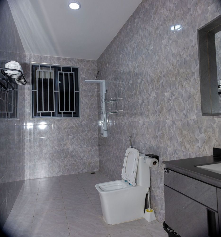 DEEL Comfort Inn Standard Room 4