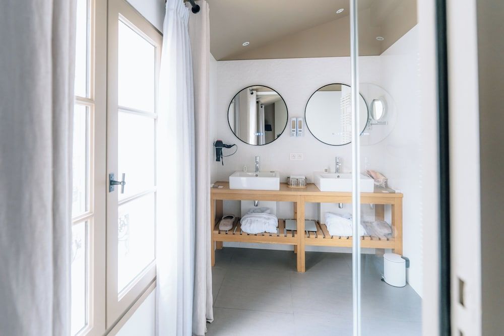 Le Clos d'Emile Double Room, Courtyard View, 5 3