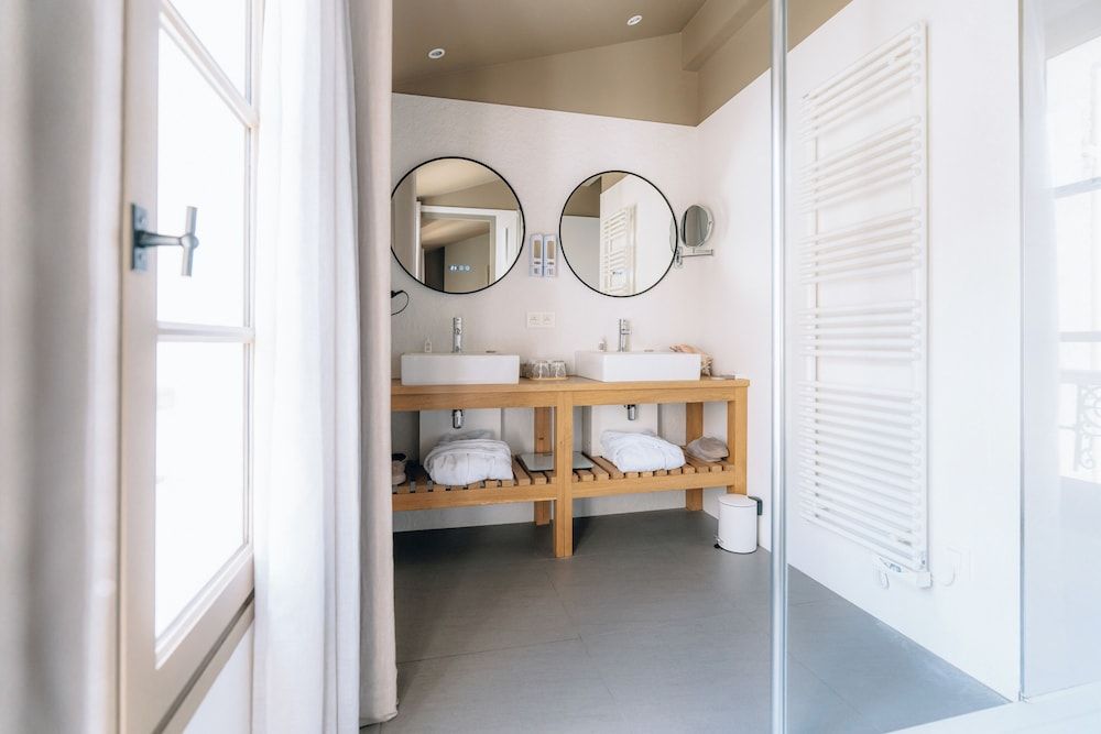 Le Clos d'Emile Double Room, Courtyard View, 5 4