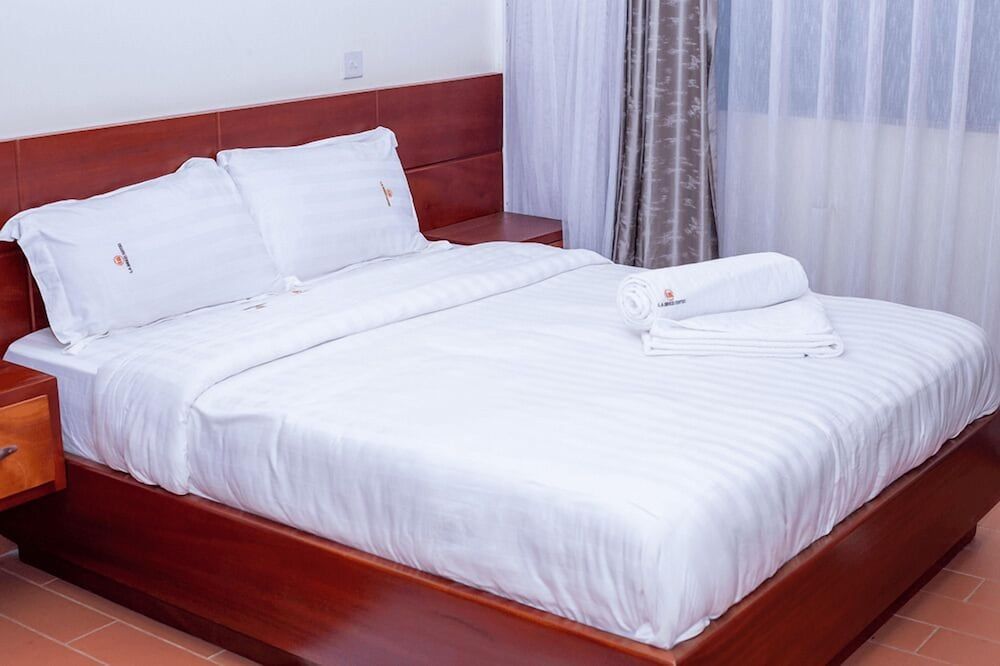 La Brezi Suites Double Room Single Use, Balcony, Valley View 2