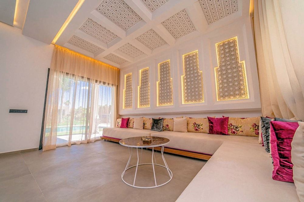 Villa Lumeria Luxury Villa, Garden View 9