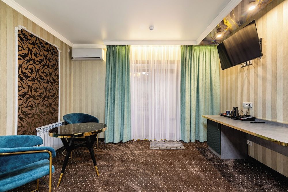 Rim Garden Deluxe Triple Room, Balcony 7