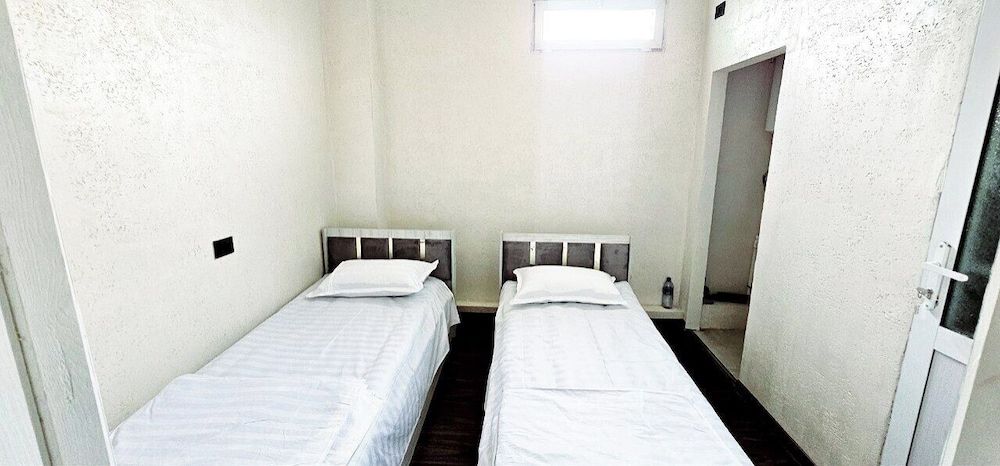 Best hotel Twin Room 3