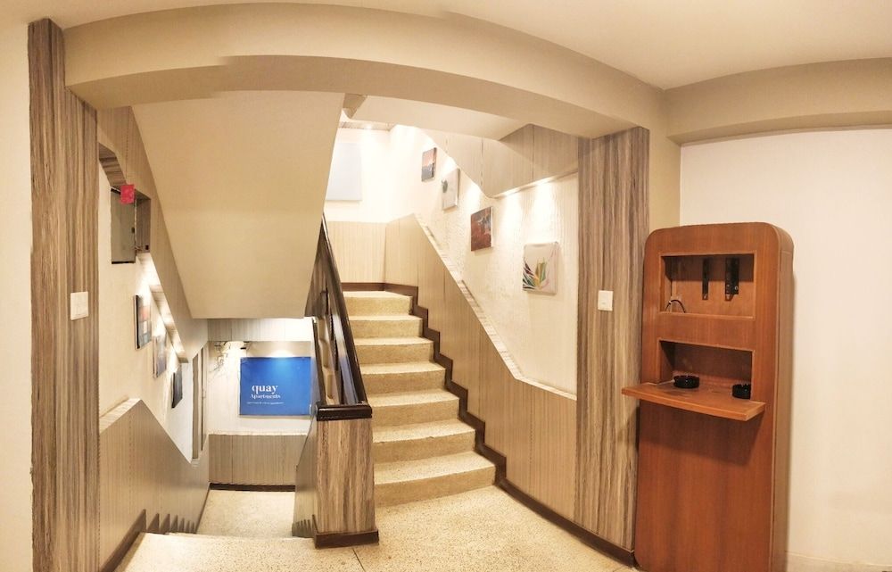 Handrails in stairways