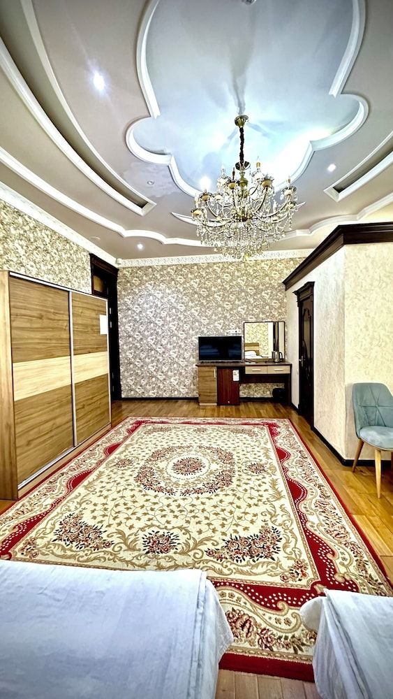 Xufari Hotel Luxury Quadruple Room, City View 3