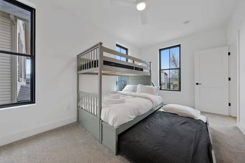 Jungle House Premier Residences – Downtown Columbus & Short North Casa Cielo