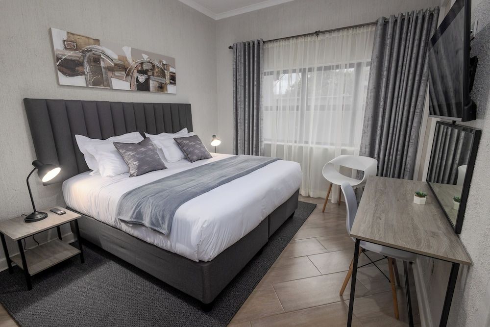 The Gray Apartments Premium Apartment, 1 Bedroom 3