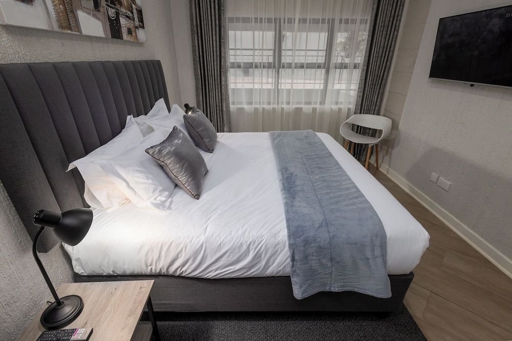 The Gray Apartments Deluxe Apartment, 1 Bedroom 3