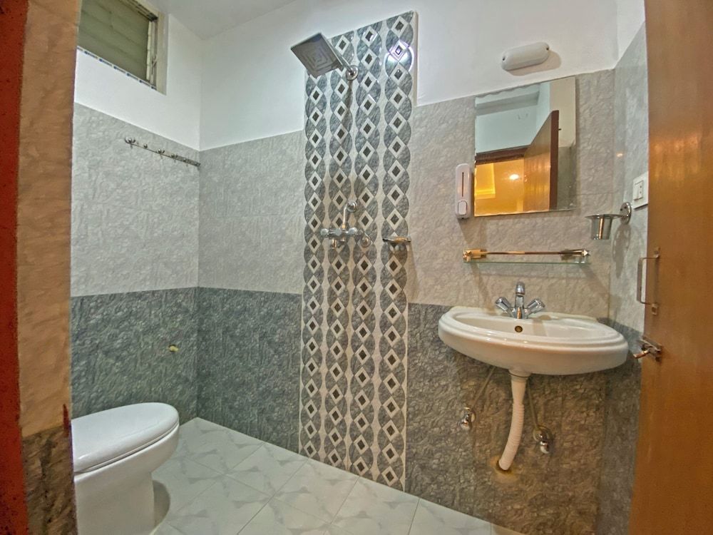 Hotel Himalayan BTS Deluxe Twin Room, City View 27