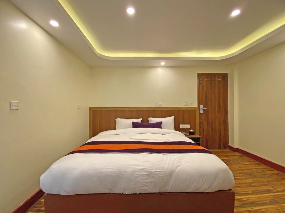 Hotel Himalayan BTS Standard Double Room, City View 2