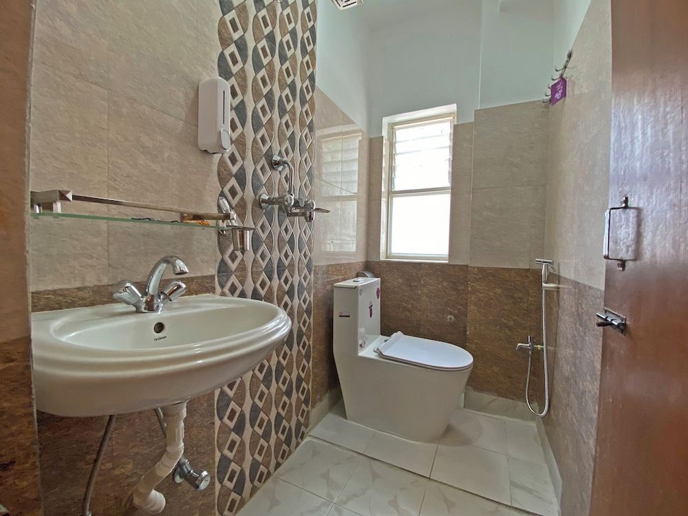 Hotel Himalayan BTS Deluxe Twin Room, City View 26