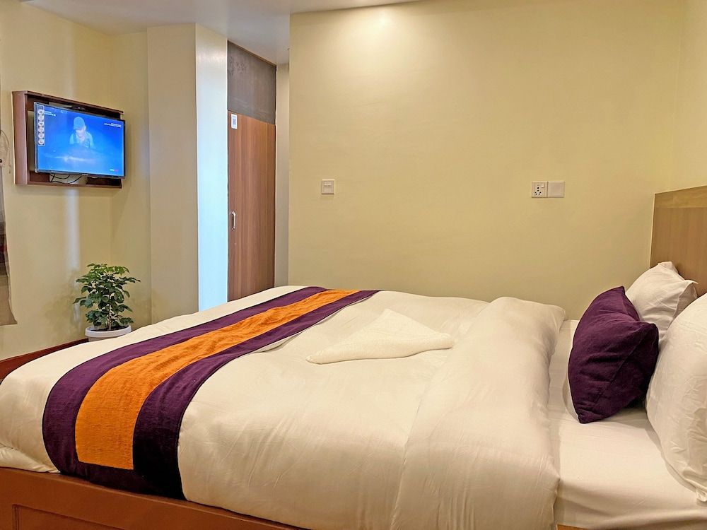 Hotel Himalayan BTS Standard Double Room, City View