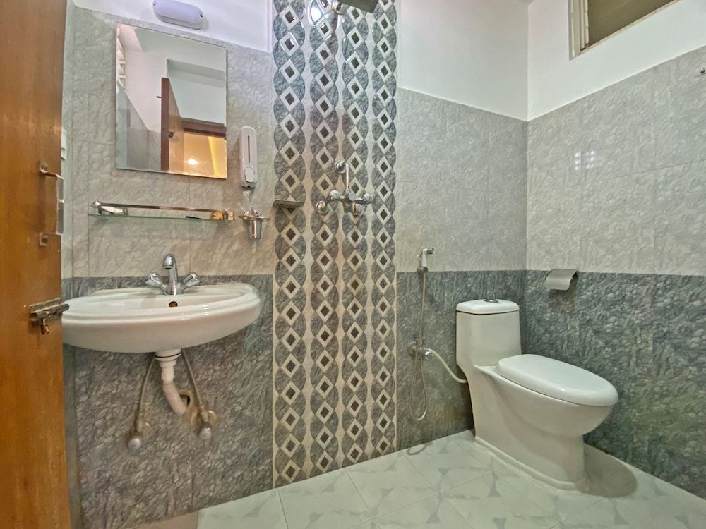 Hotel Himalayan BTS Standard Double Room, City View 8