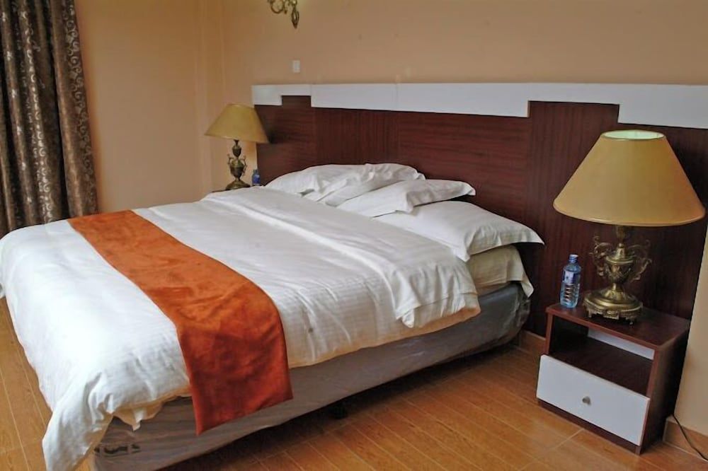 The Coconut Grill Hotel Deluxe Single Room, City View