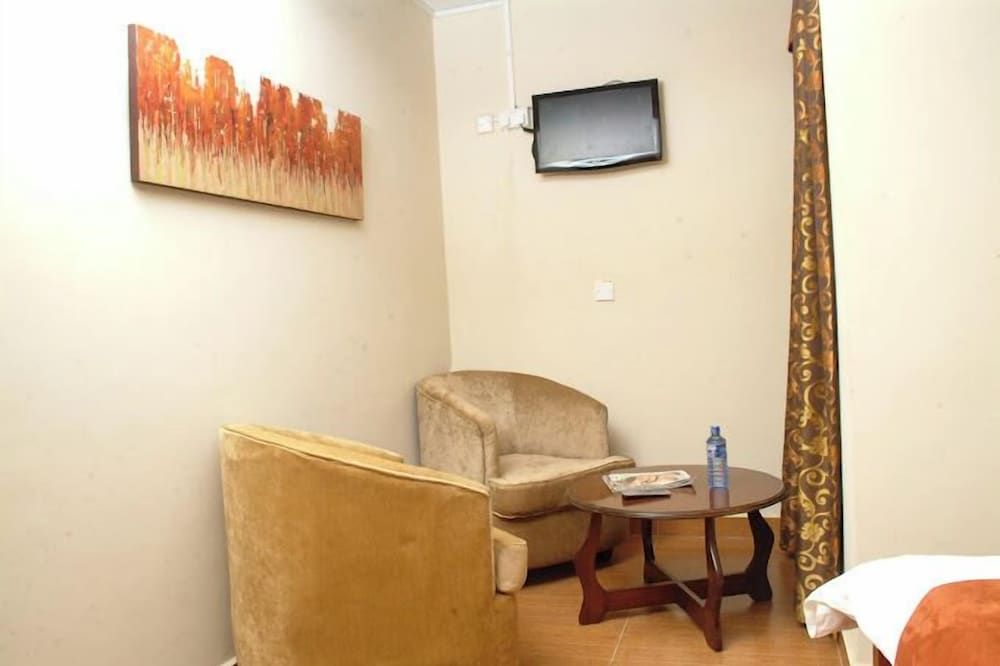 The Coconut Grill Hotel Deluxe Single Room, City View 3