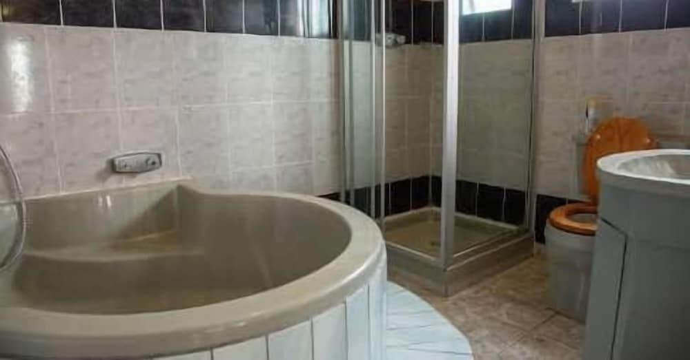 The Haven Guest house Mbabane Luxury Double Room, City View, Poolside 4