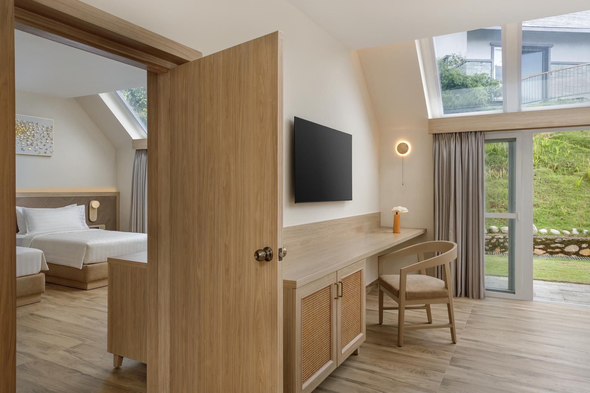 Himalayan Hideaway Resort Pokhara, The Centara Collection Deluxe Garden Terrace Twin 3