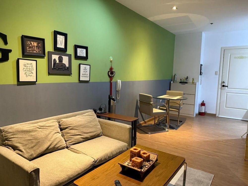 2 bedrooms in makati with balcony Family Double Room, Balcony, City View 17